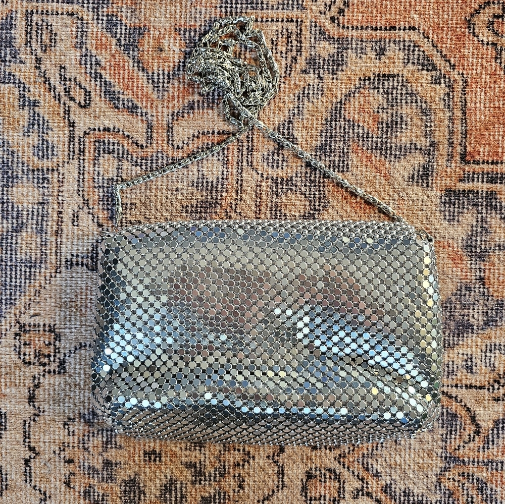Silver Mesh Chainmail Clutch - Picture 3 of 3
